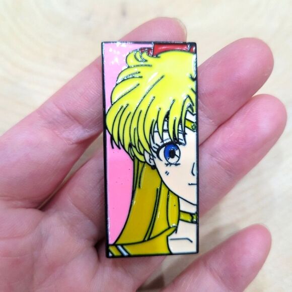 2/$20 Brand New Sailor Venus Rectangular Pin Brooch - Picture 1 of 3